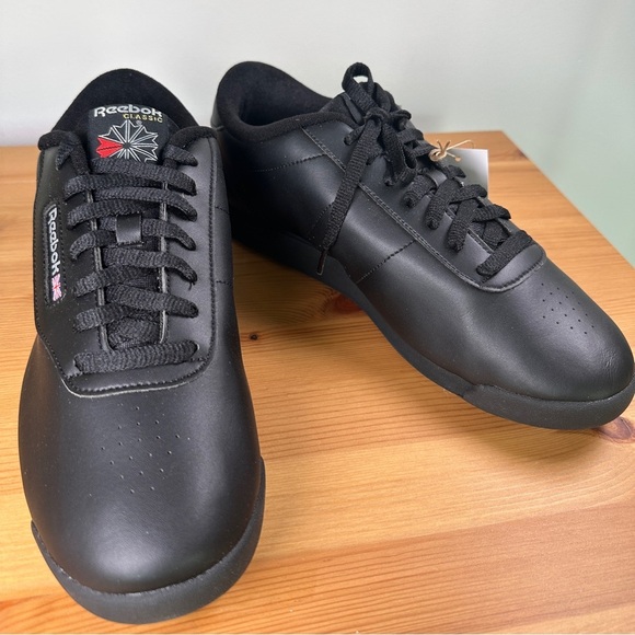 Reebok Women’s Black Retro Wide Low-Top Sneakers | Size 12W - Picture 1 of 4